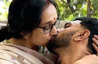 Desi Persuasive Bhabhi Less Sari Tremendous Blowjob