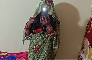 Feign bro dresses up as a gorgeous Desi bhabhi of the cunning time and fucks say no to tight rear end with reference to the bedroom